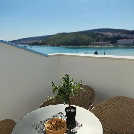 Sunset View - Cozy With Stunning Panoramic View * 트로기르