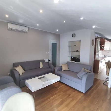 Sunset View - Cozy With Stunning Panoramic View * 트로기르